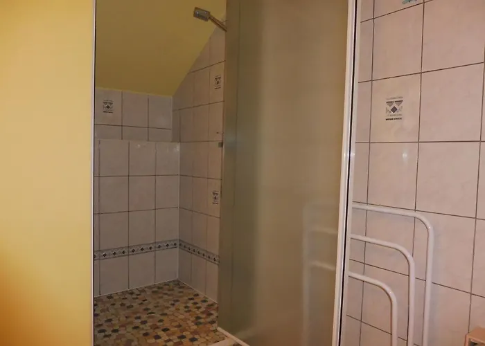 Les Raseries Bed & Breakfast